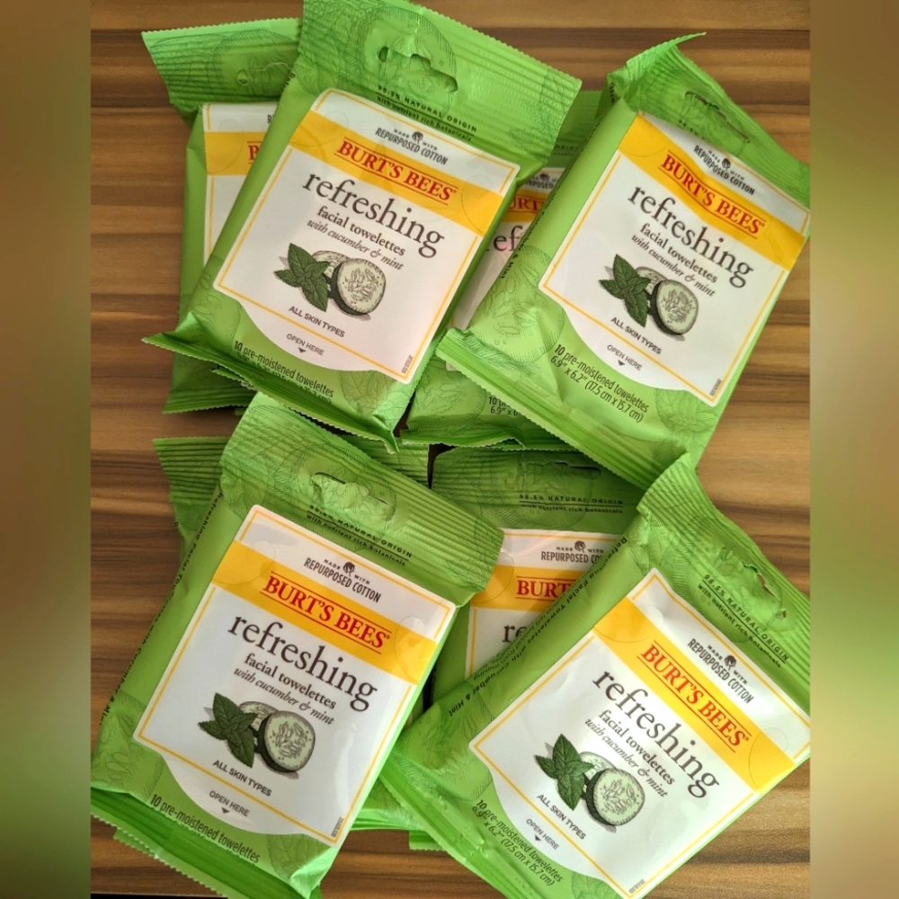 8 Travel Packs Burt's Bees Refreshing Facial Towelettes Cucumber & Mint